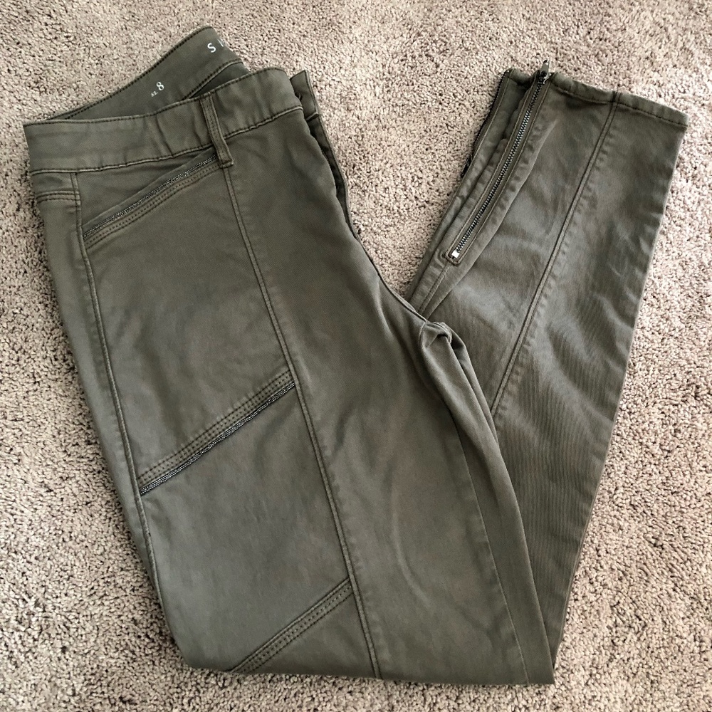 White House Black Market - Green Utility Cropped Pants